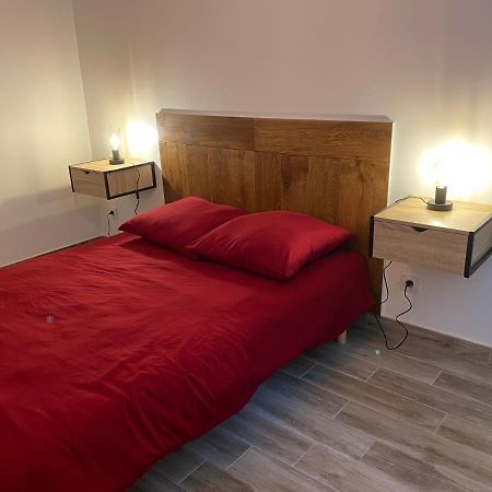 Le Cristallin Gite Plein Coeur De Chablis Apartment Bagian luar foto